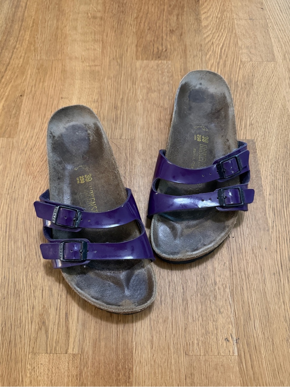 Birkenstock 39 Purple Patent Leather Ibiza Slip On Sandals Medium Narrow Width